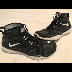 Nike Virtue Hight Top Lace Up Running Sneaker